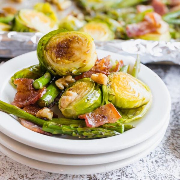 https://www.ketofocus.com/wp-content/uploads/baked-brussels-sprouts-with-bacon-1-600x600.jpg