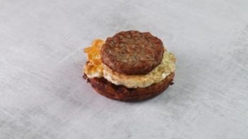 https://www.ketofocus.com/wp-content/uploads/keto-chaffle-breakfast-sandwich-step-4-351x197.jpg