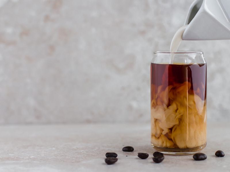 https://www.ketofocus.com/wp-content/uploads/keto-cold-brew-coffee-1-800x600.jpg